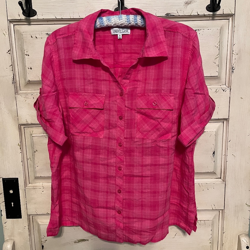 Liberty Lane Women's Hot Pink Button Camp Shirt Size 1X